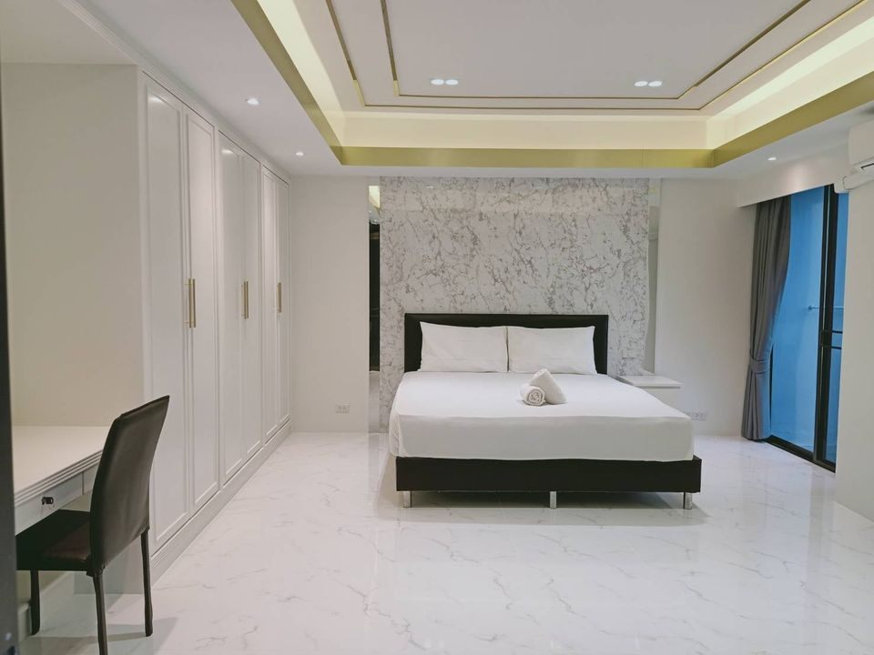 The Waterford Condominium - Image 12