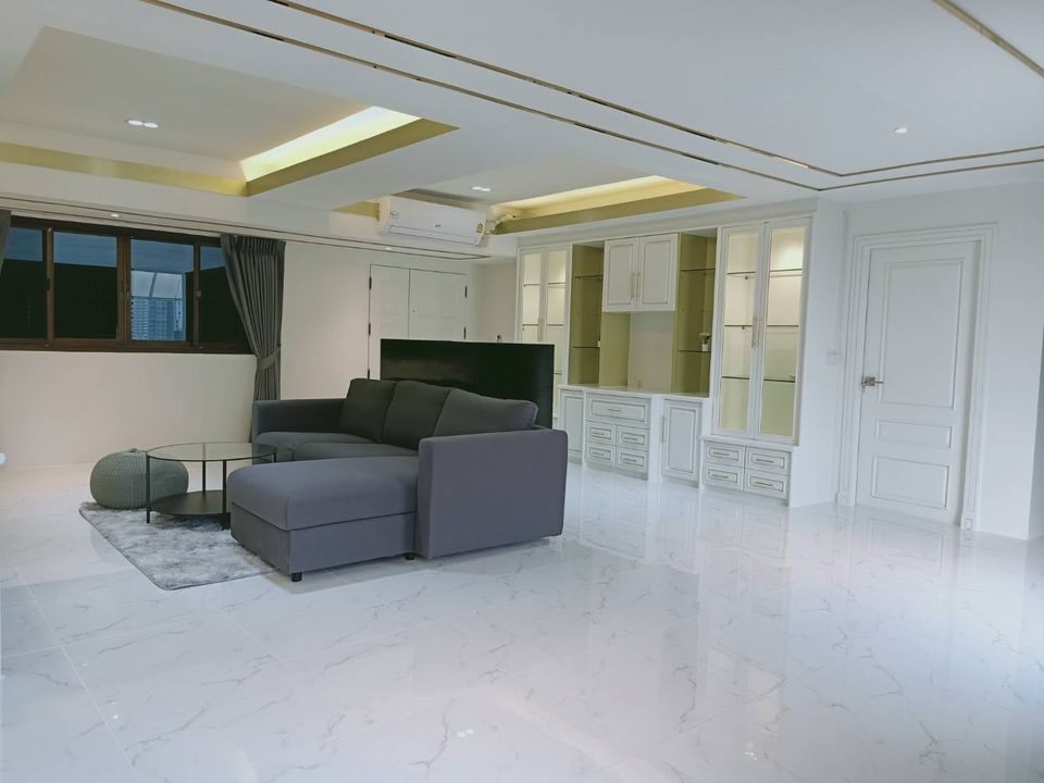 The Waterford Condominium - Image 2