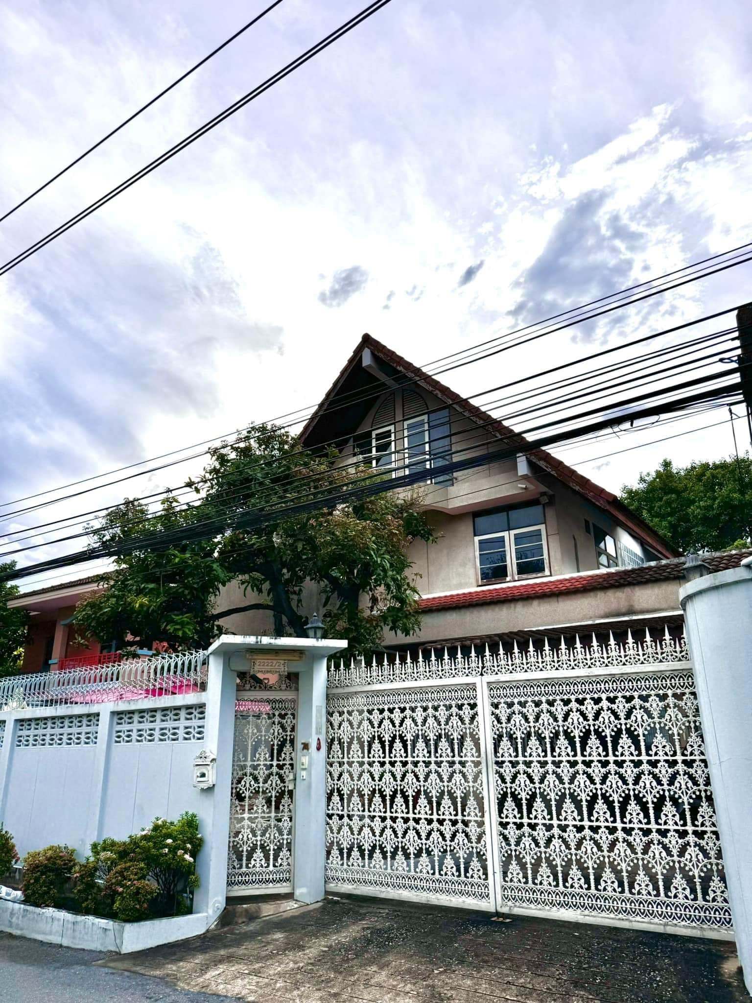 4 Bedroom House For Sale in Yan Nawa, Sathon, Bangkok - Image 12