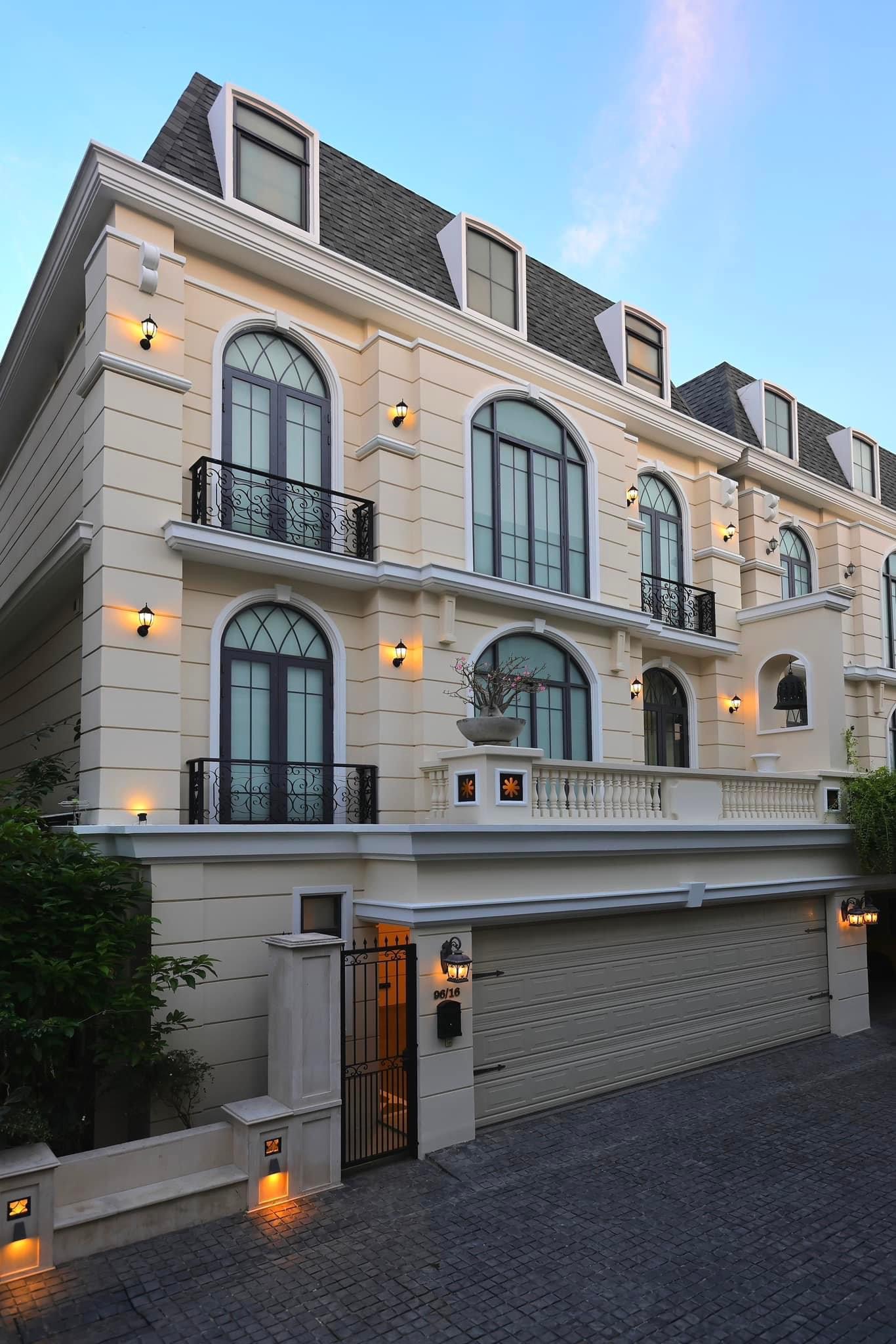 4 ห้องนอน บ้านเดี่ยว สำหรับขาย ใน พระโขนง, คลองเตย, กรุงเทพมหานคร - Image 1