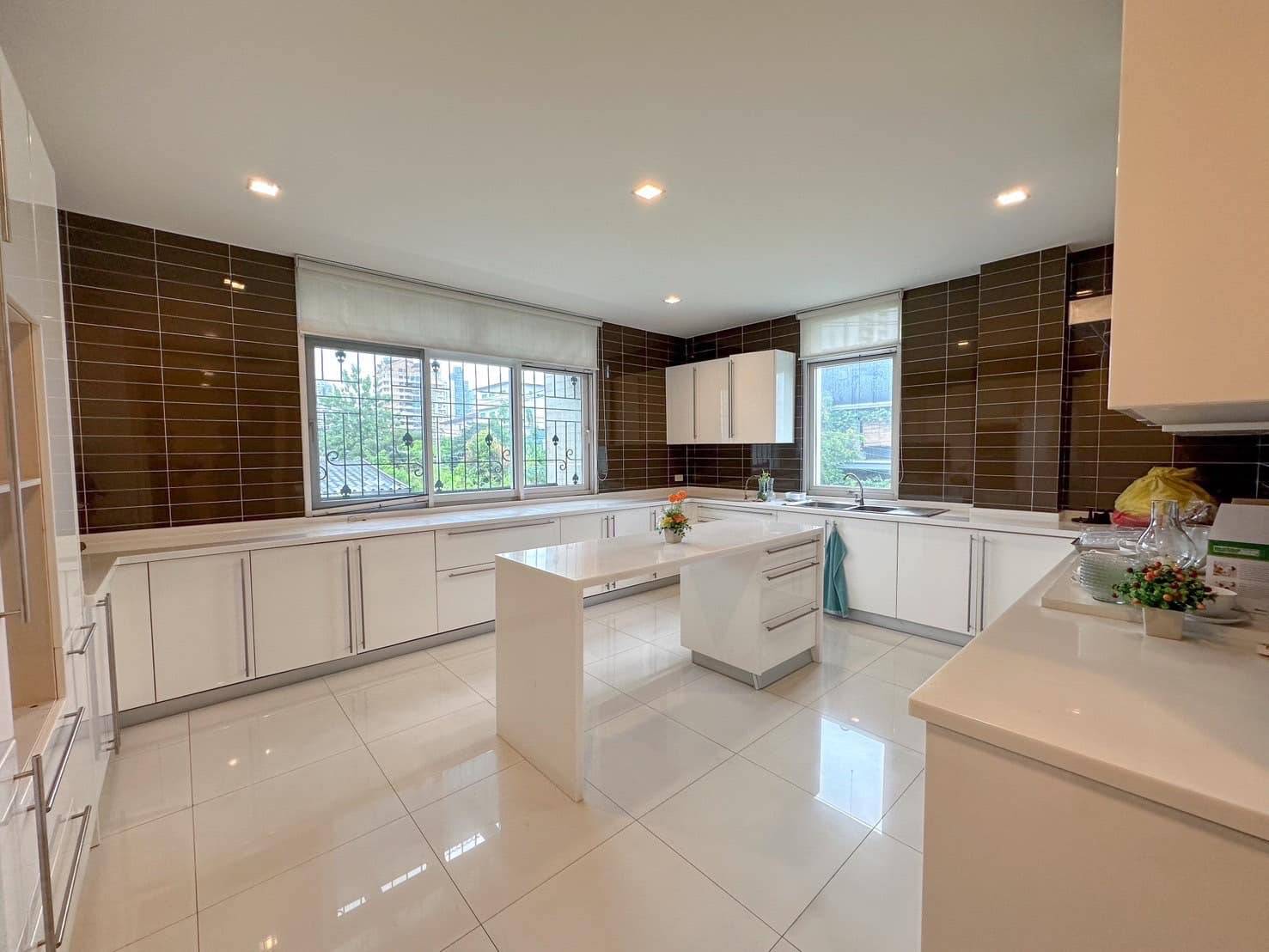 9 ห้องนอน บ้านเดี่ยว สำหรับขาย ใน คลองตันเหนือ, วัฒนา, กรุงเทพมหานคร - Image 13