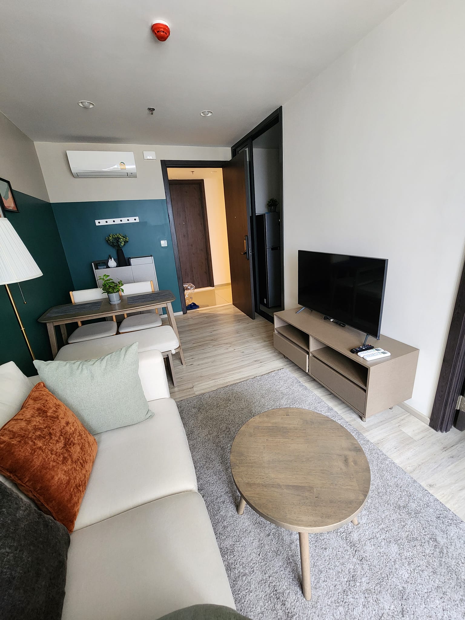 1 Bedroom Condo For Sale in Huai Khwang, Huai Khwang, Bangkok - Image 10