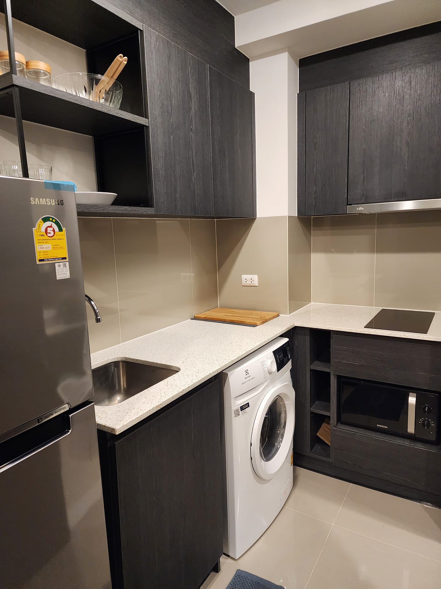1 Bedroom Condo For Sale in Huai Khwang, Huai Khwang, Bangkok - Image 3