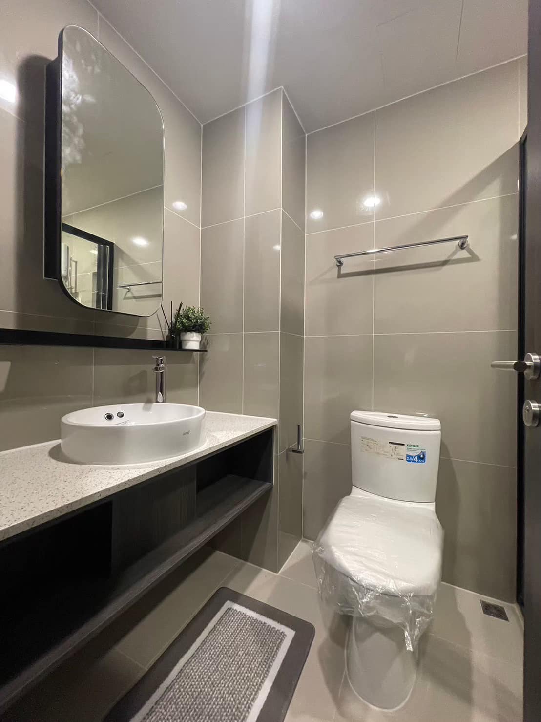 1 Bedroom Condo For Sale in Huai Khwang, Huai Khwang, Bangkok - Image 6