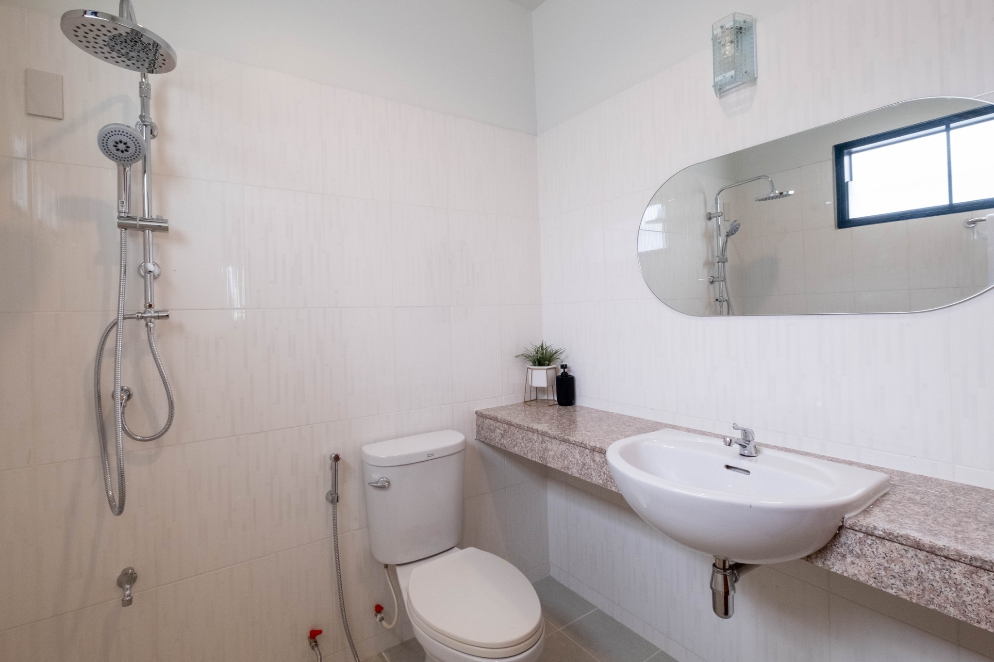 3 Bedroom Townhouse For Sale in Mae Hia, Mueang Chiang Mai, Chiang Mai - Image 4