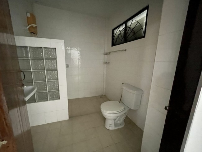 3 Bedroom Townhouse For Sale in Suthep, Mueang Chiang Mai, Chiang Mai - Image 8