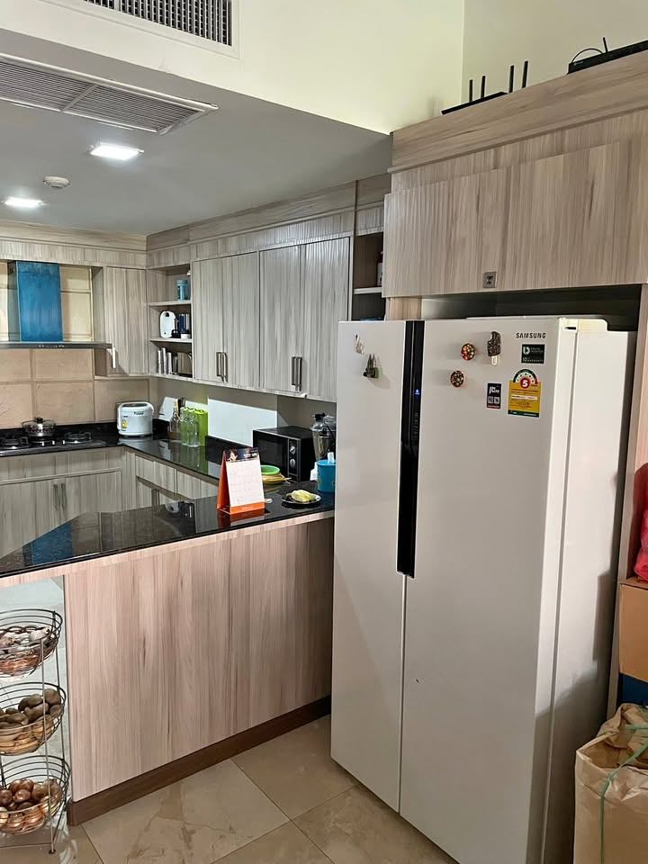 Premier Condominium - Image 3