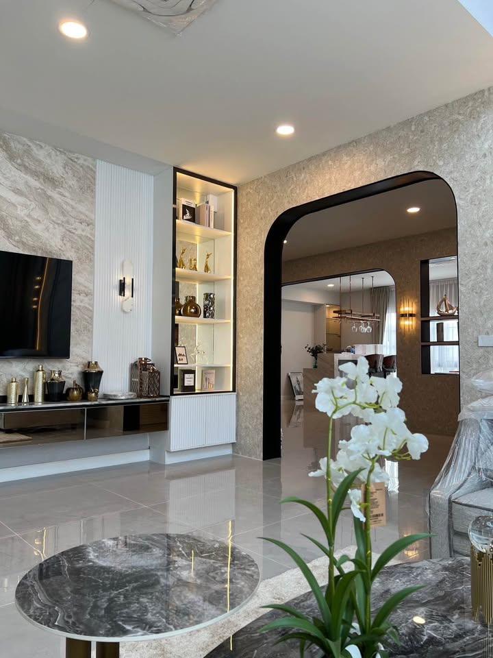 5 Bedroom House For Sale in Bang Phli Yai, Bang Phli, Samut Prakan - Image 1