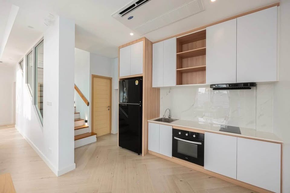 4 Bedroom House For Rent in San Phak Wan, Hang Dong, Chiang Mai - Image 6