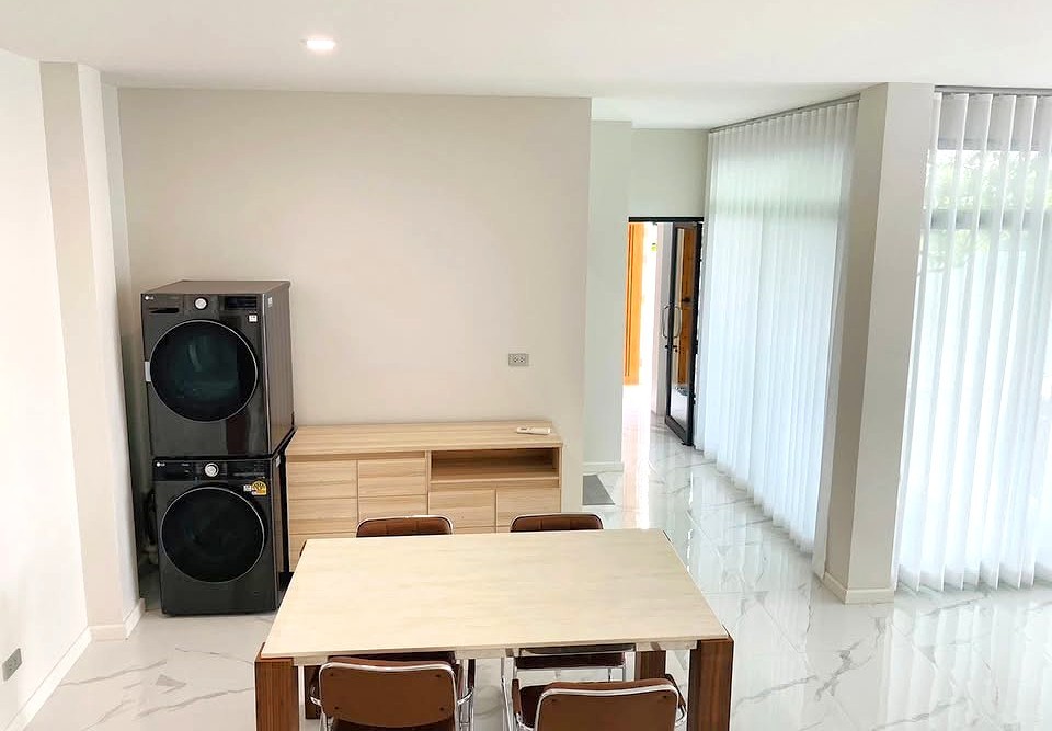 4 Bedroom House For Sale in San Phak Wan, Hang Dong, Chiang Mai - Image 3
