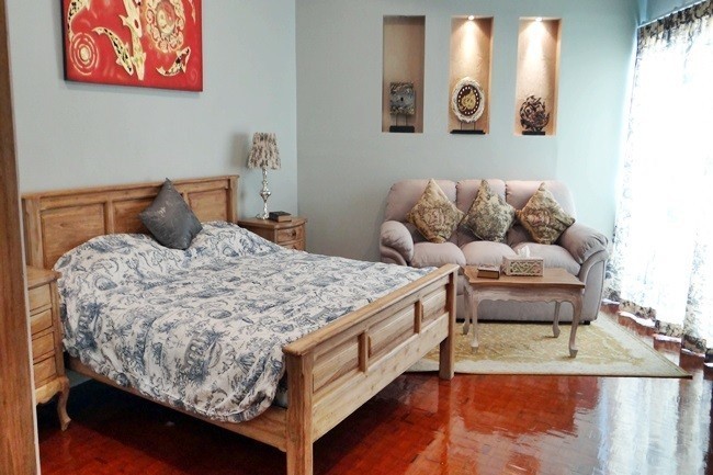 Riverside Condo - Image 1