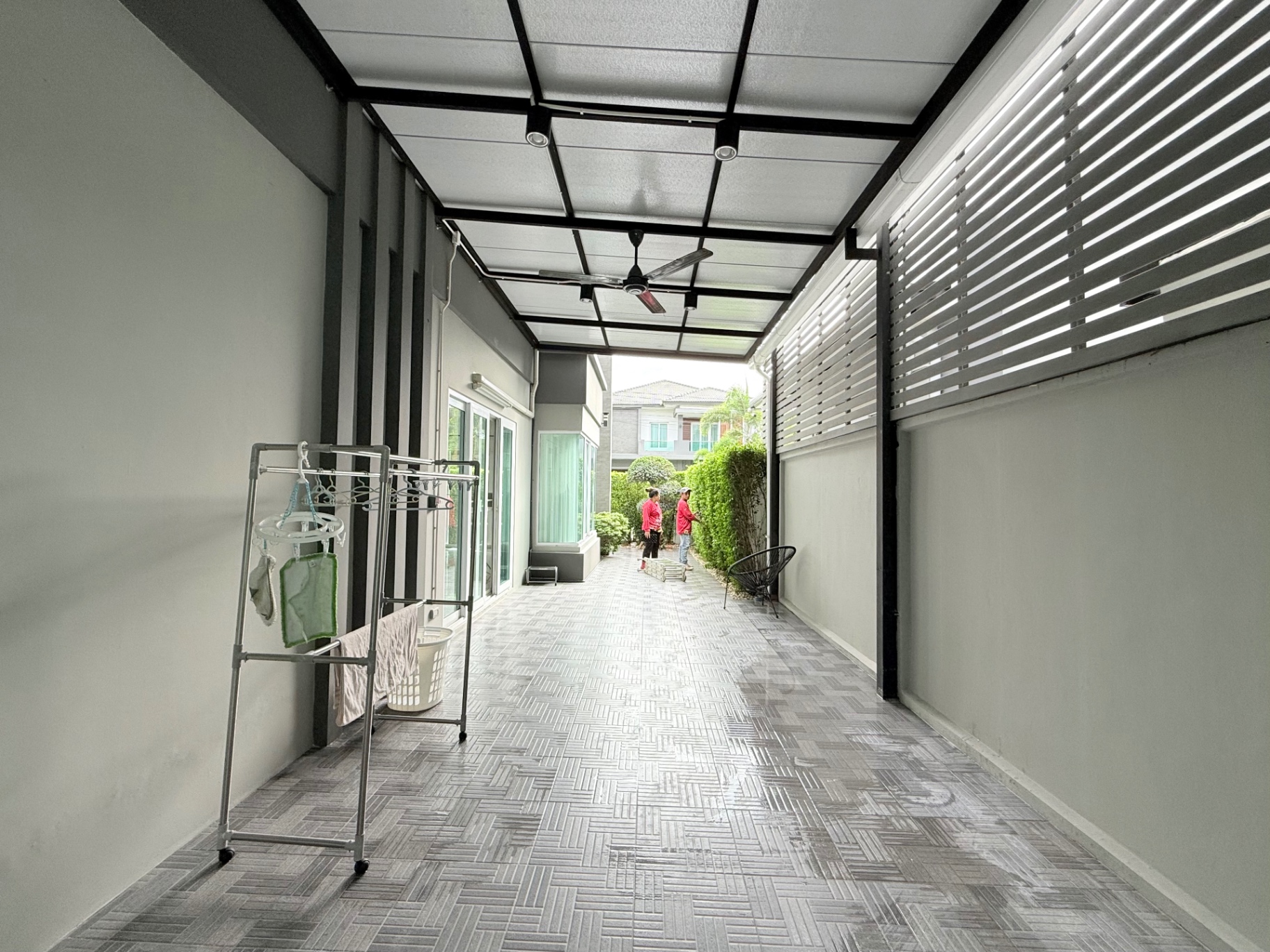 San Saran - Image 35