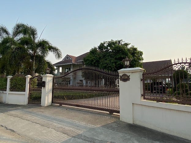 5 Bedroom House For Sale in San Phisuea, Mueang Chiang Mai, Chiang Mai - Image 4