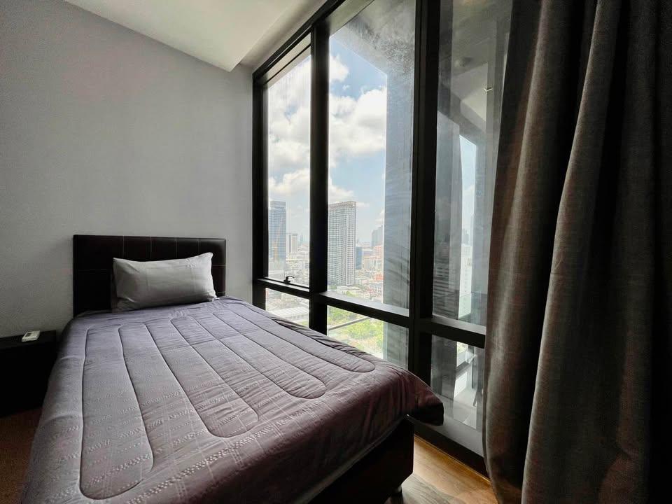 Ashton Silom - Image 29