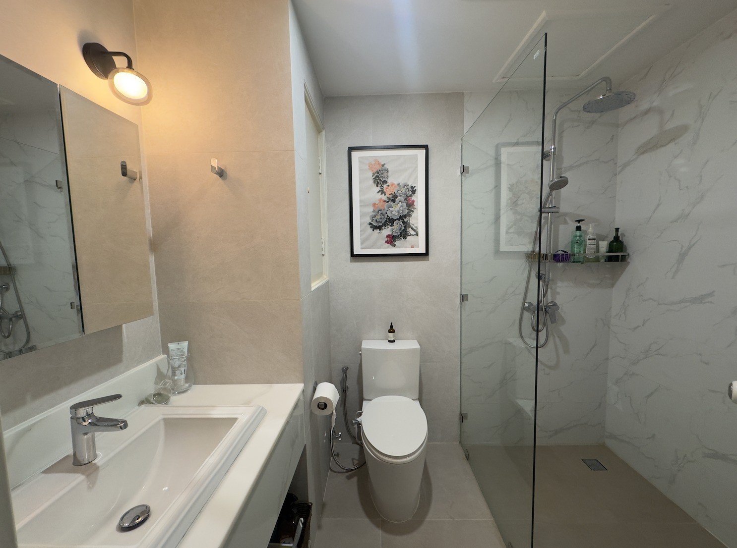 Floral Condo - Image 12