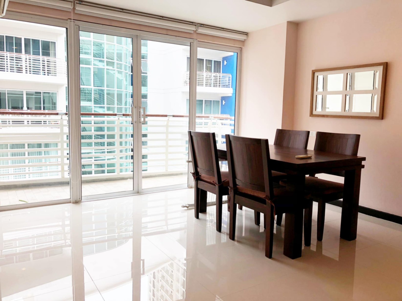 อเวนิว 61 คอนโดมิเนียม - Image 2