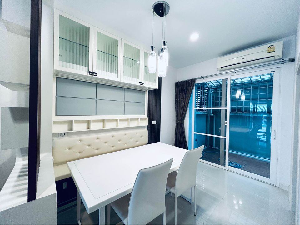 3 Bedroom Townhouse For Rent in Wang Thonglang, Wang Thonglang, Bangkok - Image 9