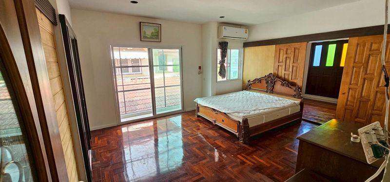 4 Bedroom House For Sale in Saen Saep, Min Buri, Bangkok - Image 14