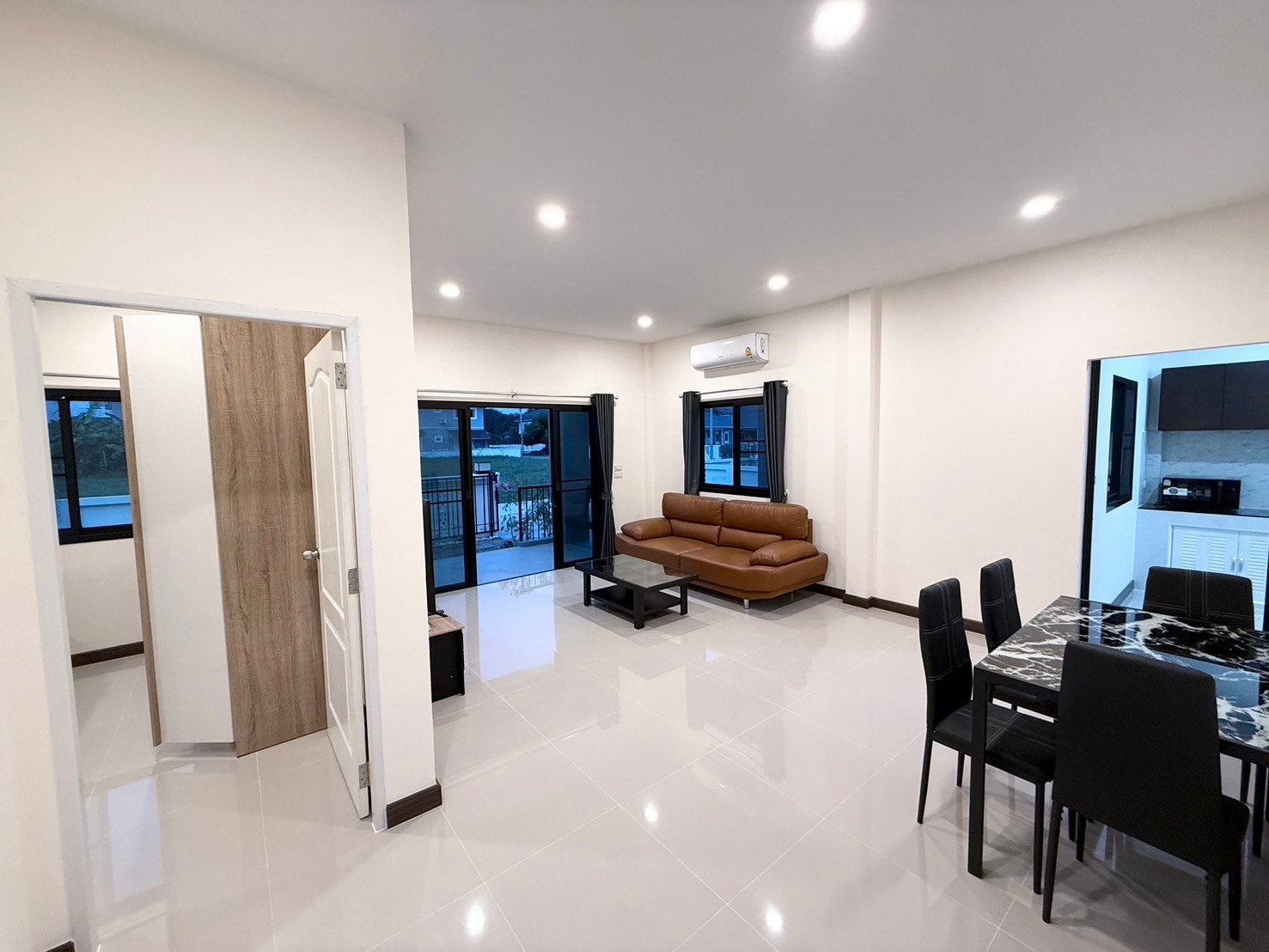 Thanaporn Park Home 5 - Image 4