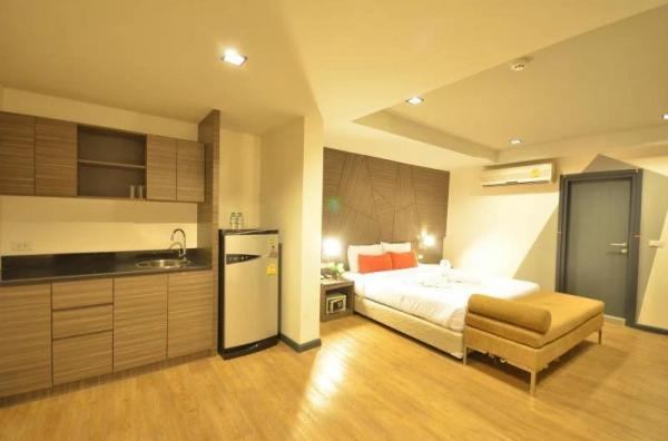  Retail Space For Sale in Yan Nawa, Sathon, Bangkok - Image 2