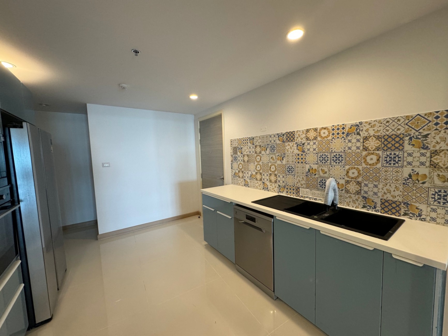 3 Bedroom Condo For Sale in Chong Nonsi, Yan Nawa, Bangkok - Image 7