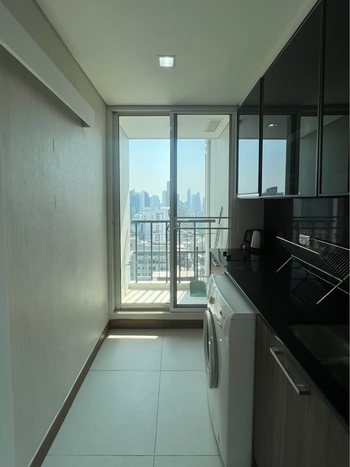 Ivy Thonglor 23 - Image 6