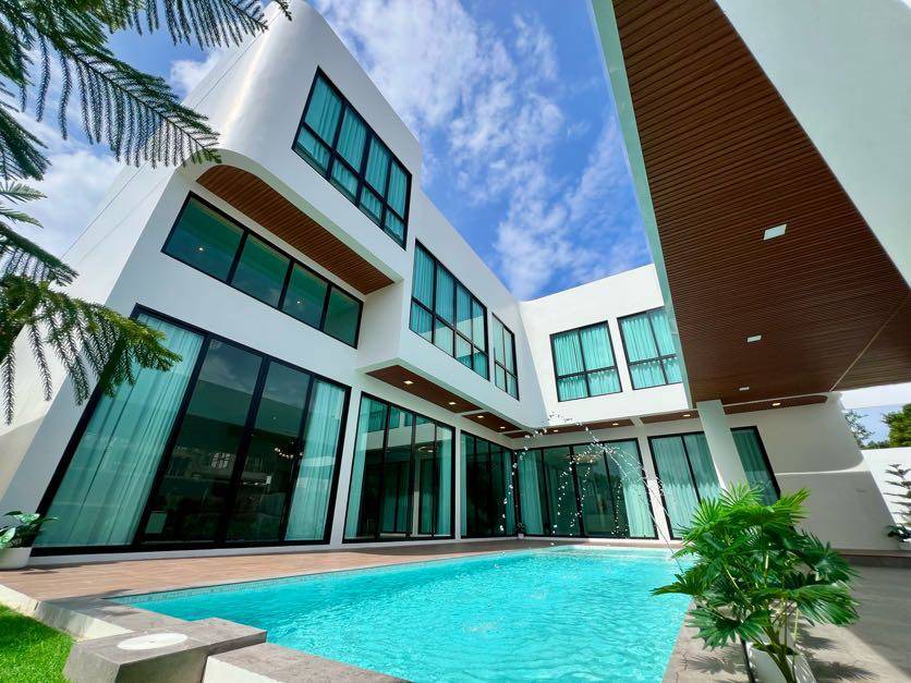 7 Bedroom House For Sale in Mae Hia, Mueang Chiang Mai, Chiang Mai - Image 1