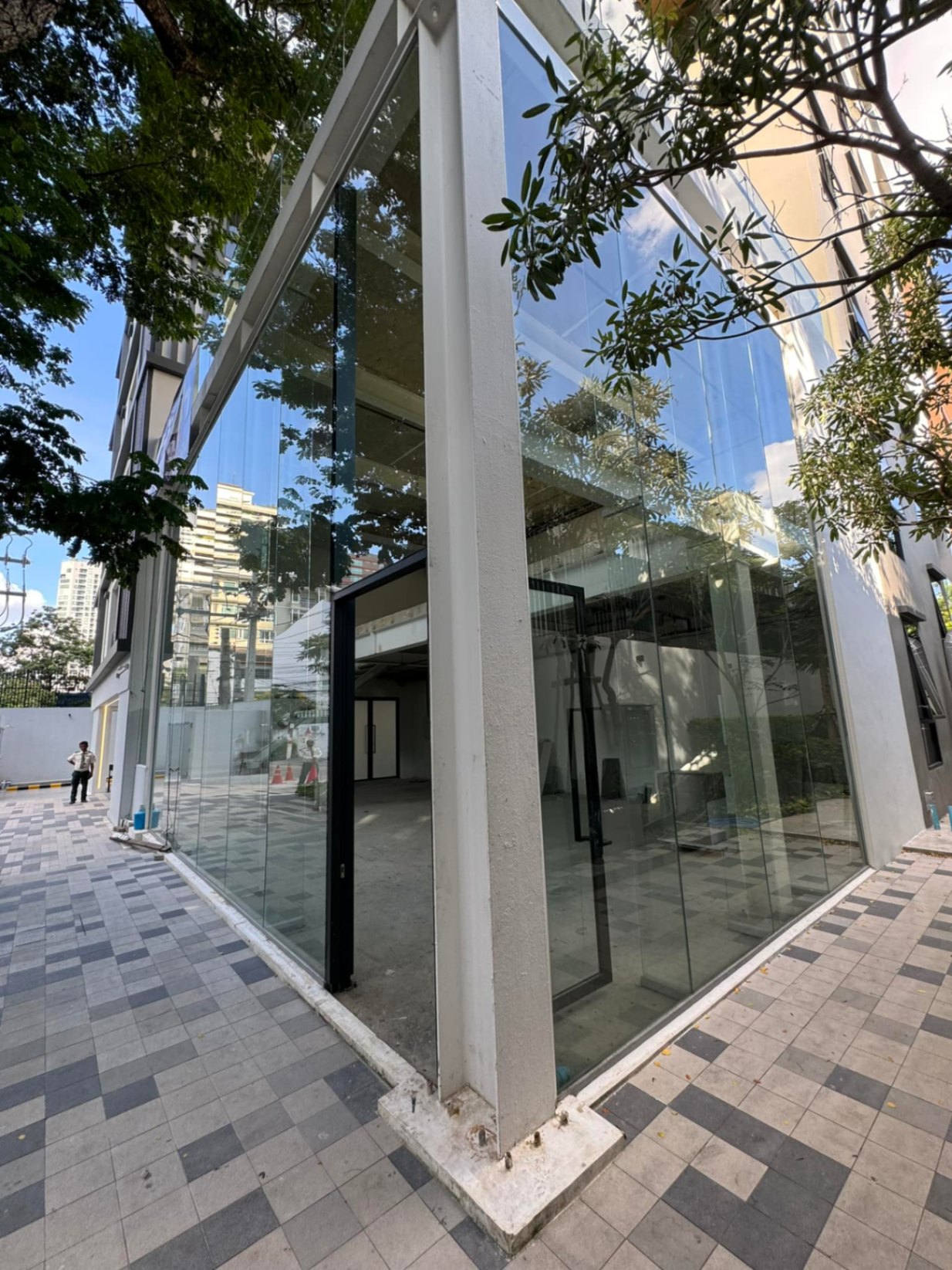  零售空间  在  - Image 25