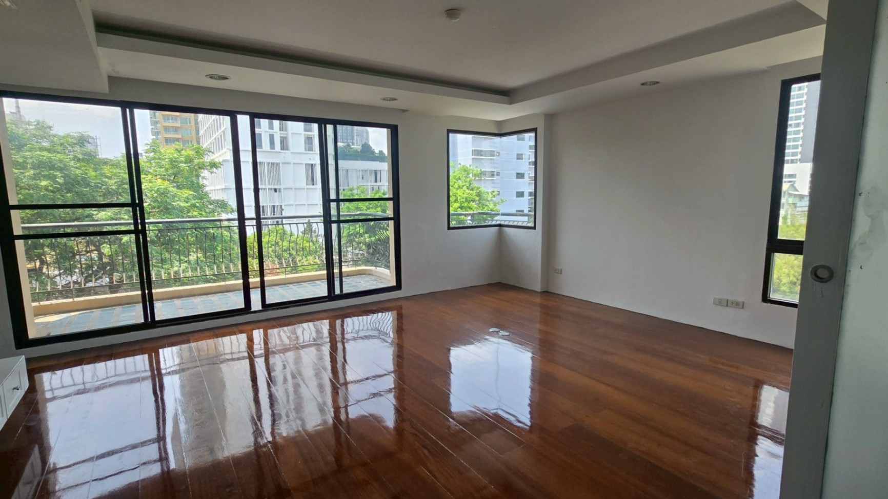 3 Bedroom Condo For Sale in Khlong Tan Nuea, Vadhana, Bangkok - Image 8