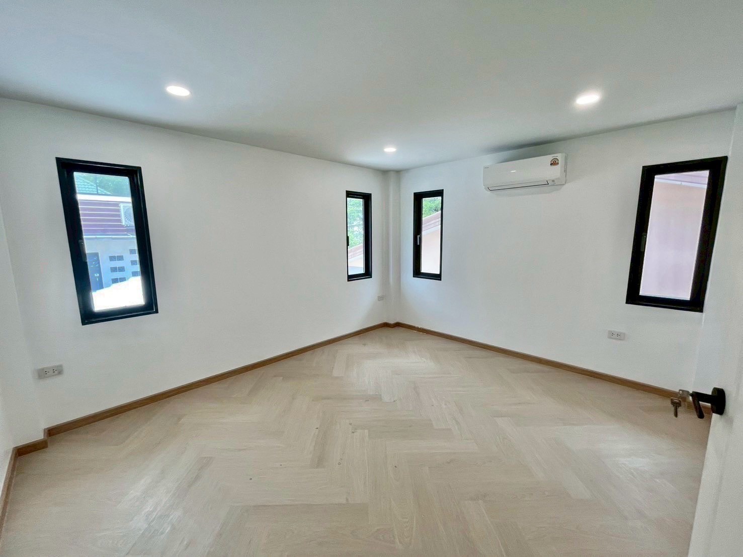 3 Bedroom House For Sale in Prawet, Prawet, Bangkok - Image 6