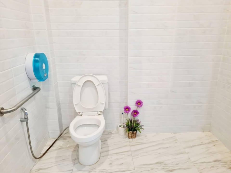 4 Bedroom House For Rent in Chang Phueak, Mueang Chiang Mai, Chiang Mai - Image 12