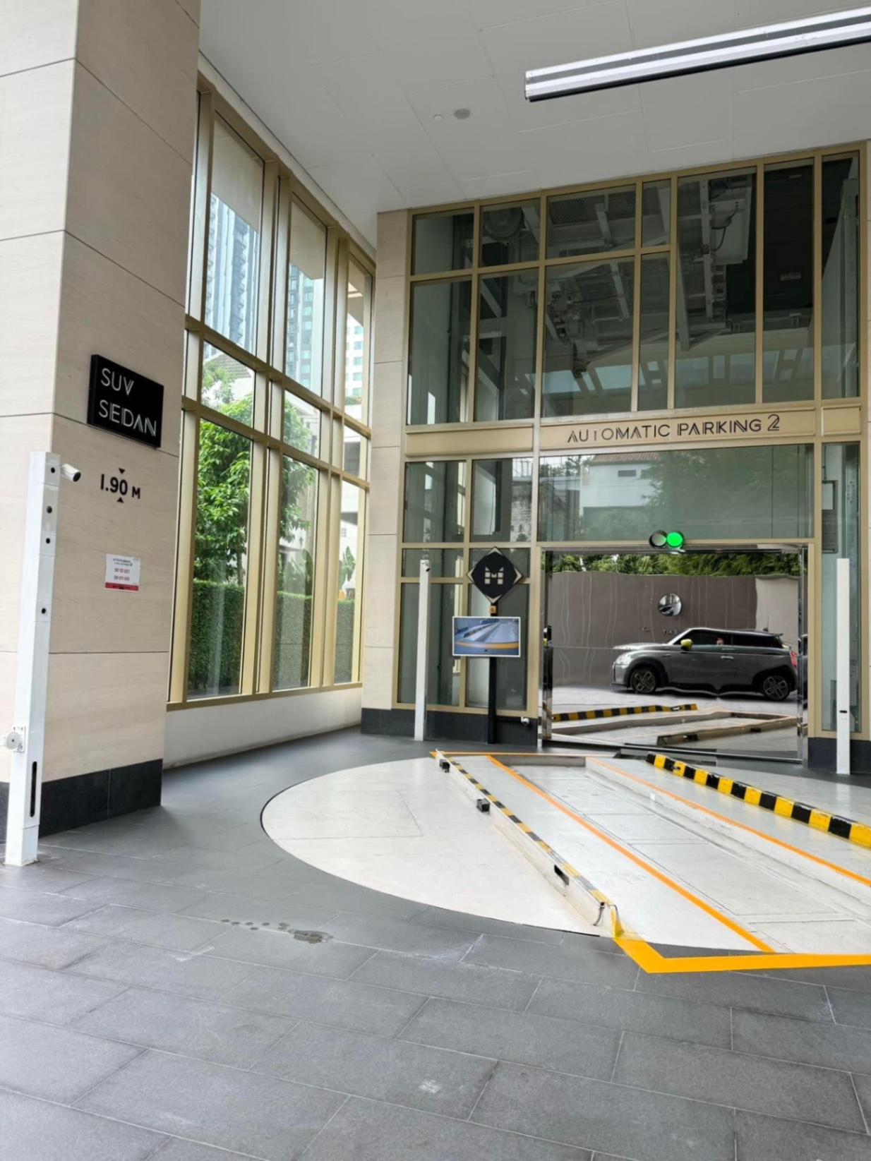 MUNIQ Sukhumvit 23 - Image 9