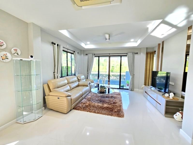 Graceland Family Residences - Image 2