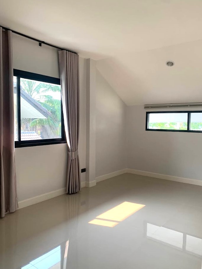 4 Bedroom House For Sale in Pa Daet, Mueang Chiang Mai, Chiang Mai - Image 9