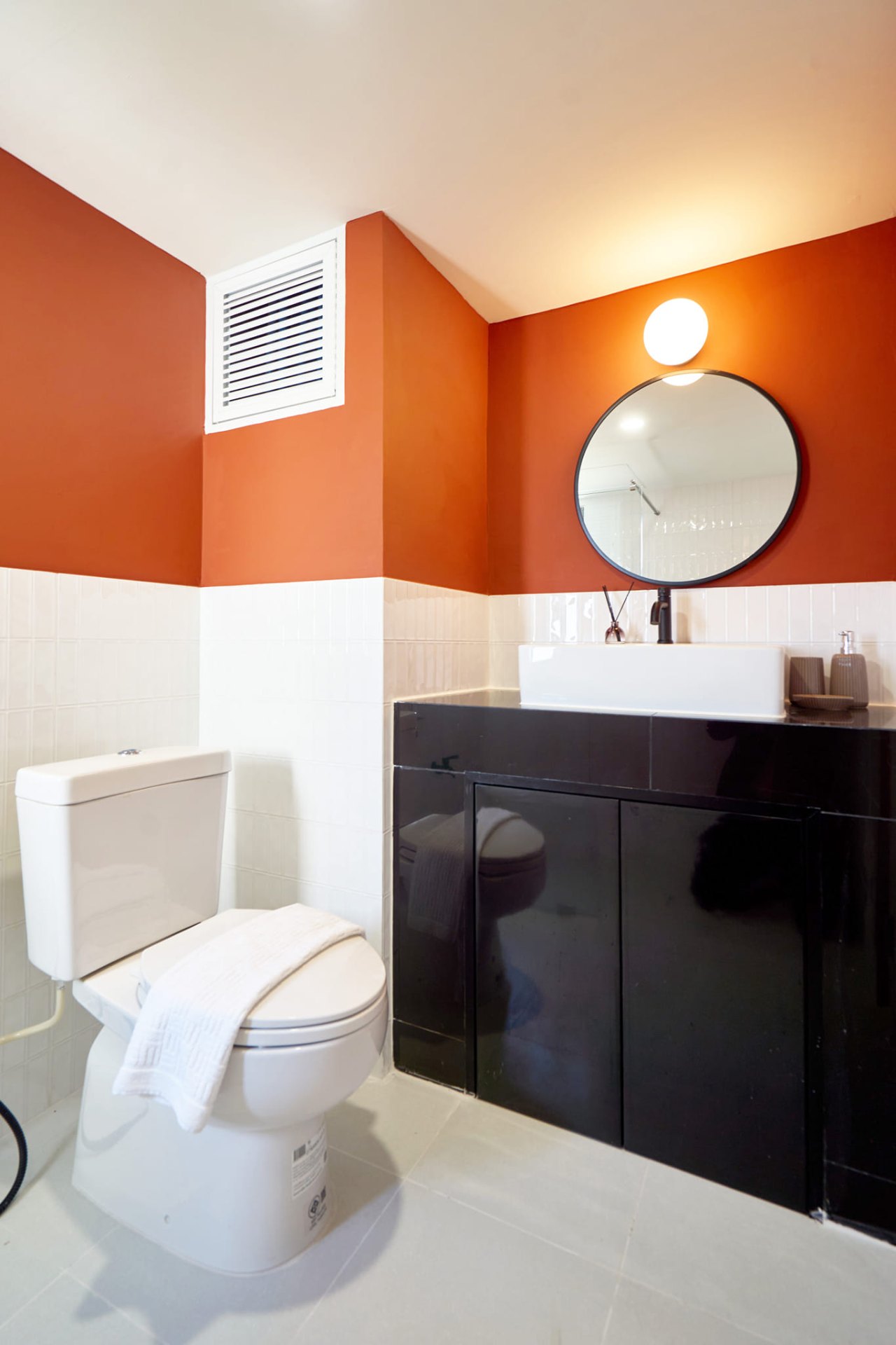 103 Condo Sukkasem - Image 8