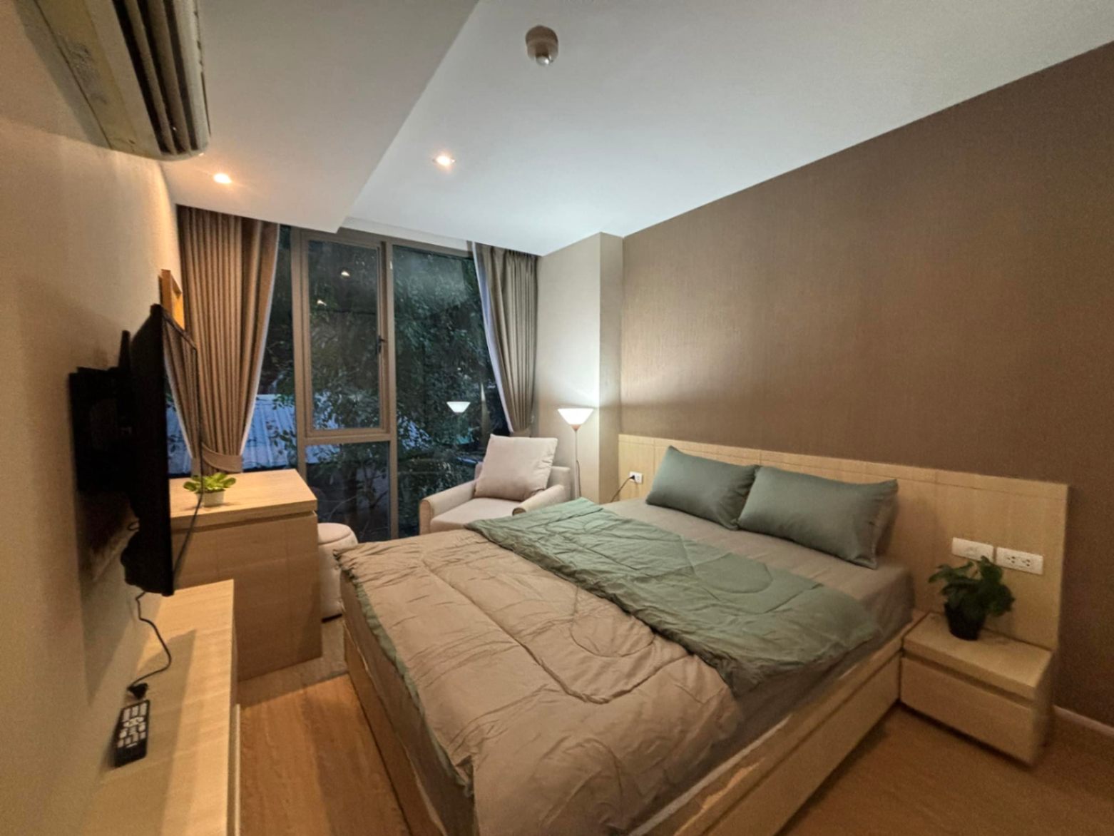 Klass Silom Condo - Image 11