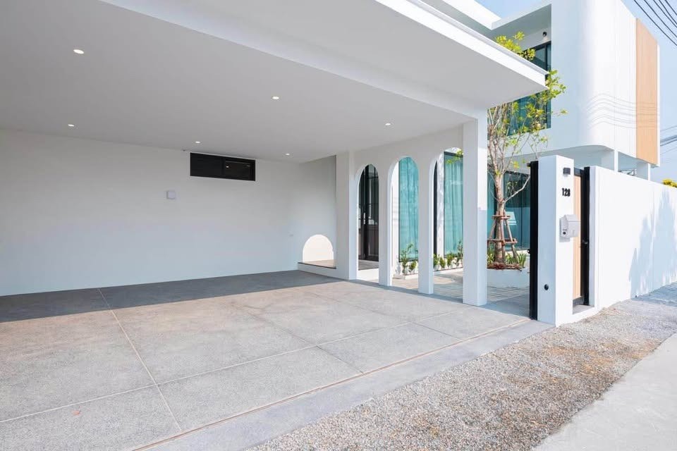 4 Bedroom House For Rent in San Phak Wan, Hang Dong, Chiang Mai - Image 20