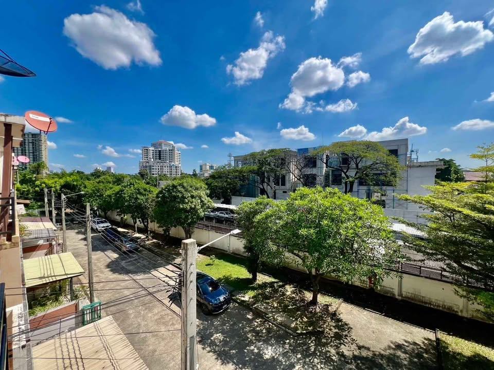 3 Bedroom Townhouse  in Hua Mak, Bang Kapi, Bangkok - Image 14