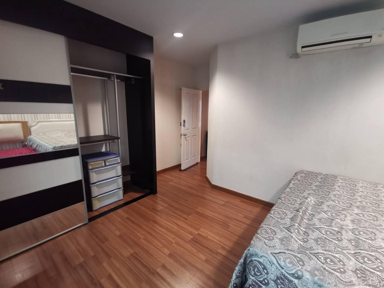 3 Bedroom Townhouse For Sale in Chong Nonsi, Yan Nawa, Bangkok - Image 28