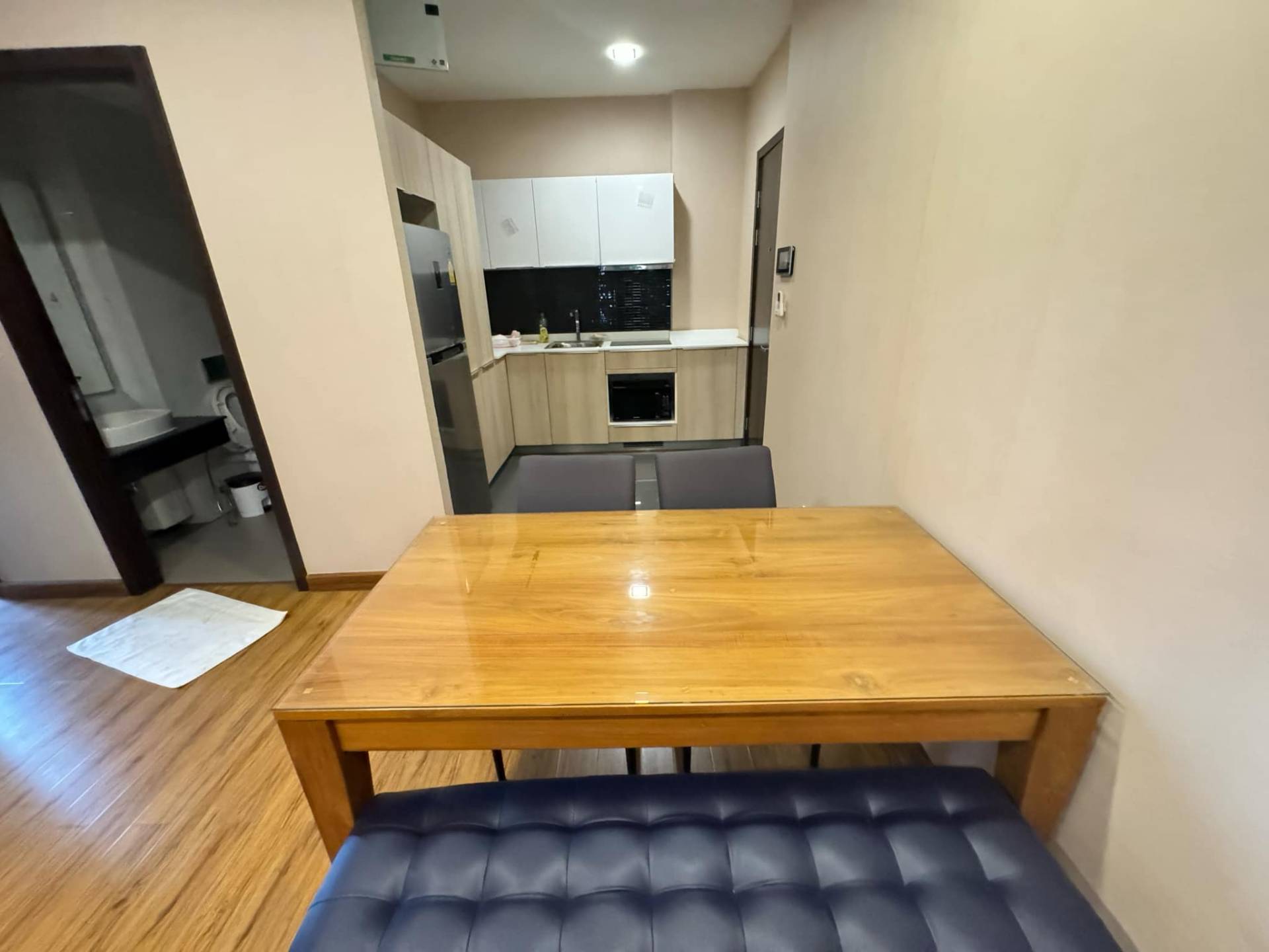 Stylish Condo - Image 27