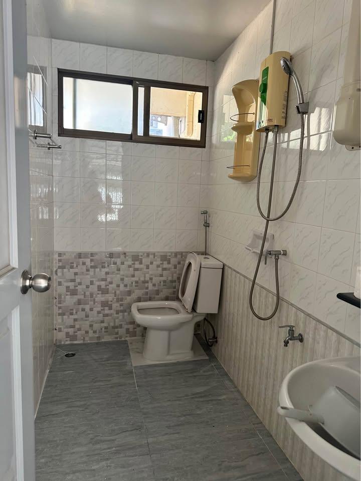 5 Bedroom House For Sale in Nong Khwai, Hang Dong, Chiang Mai - Image 12