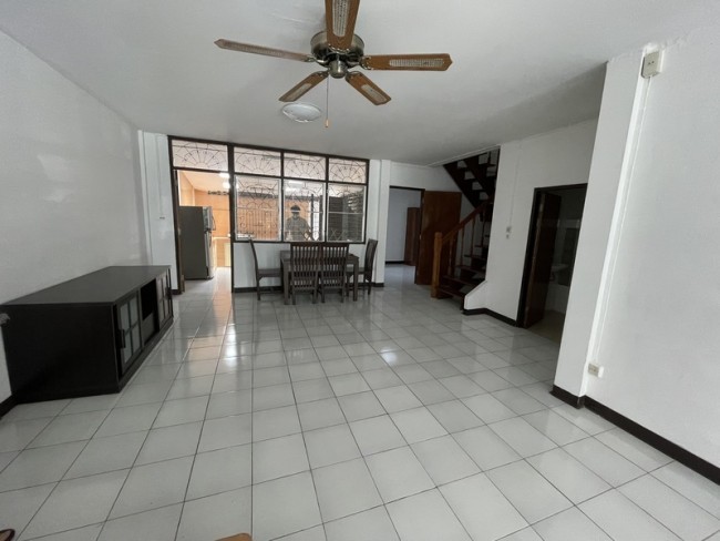 3 Bedroom Townhouse For Sale in Suthep, Mueang Chiang Mai, Chiang Mai - Image 3