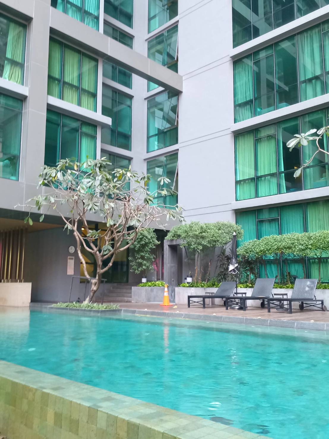 The Room Sukhumvit 21 - Image 2