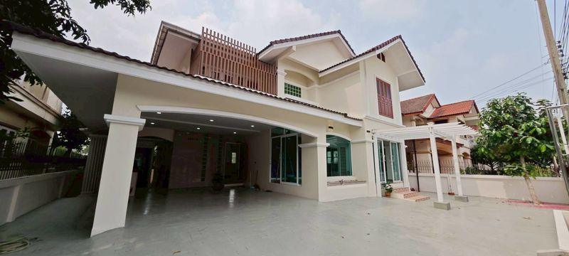 4 Bedroom House For Sale in Saen Saep, Min Buri, Bangkok - Image 2