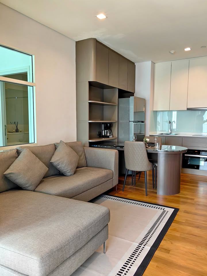 Ivy Thonglor 23 - Image 2