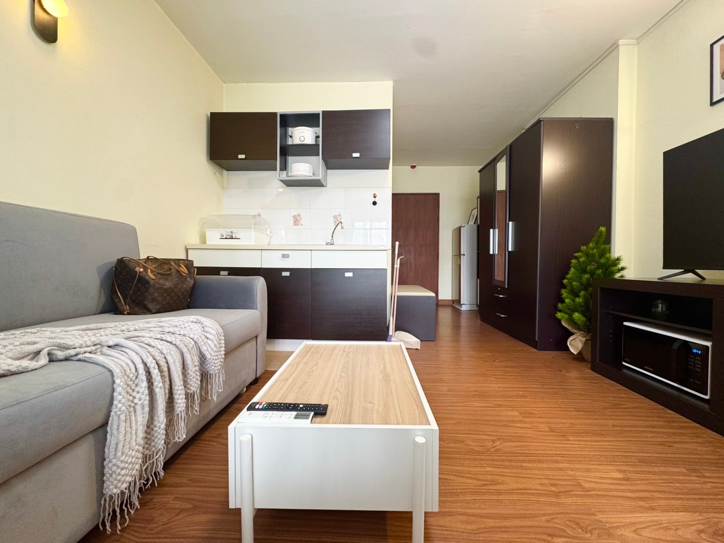 16b73e75-c852-4c65-9408-dcbaf920215a