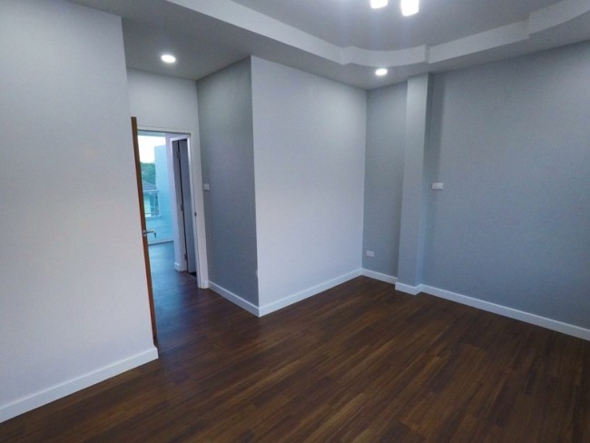 3 Bedroom Townhouse For Sale in Tha Sala, Mueang Chiang Mai, Chiang Mai - Image 13
