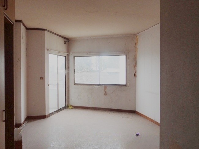 Riverside Condo - Image 1