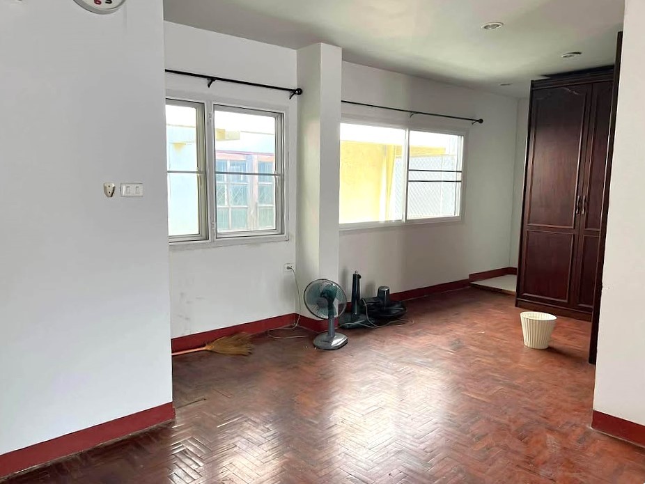 19e762e9-4bd5-4e20-975f-f227a2984842