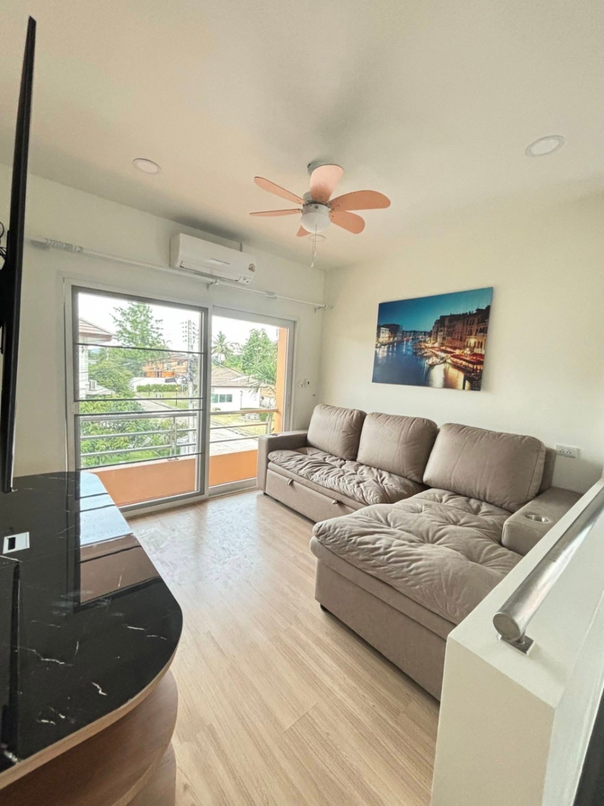 The Luxury Home - Image 6